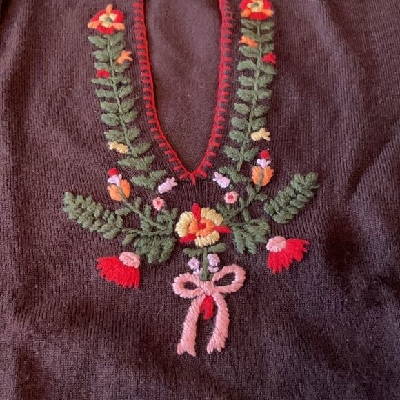 Super Festive Embroidered Sweater   - Picture 3 of 5